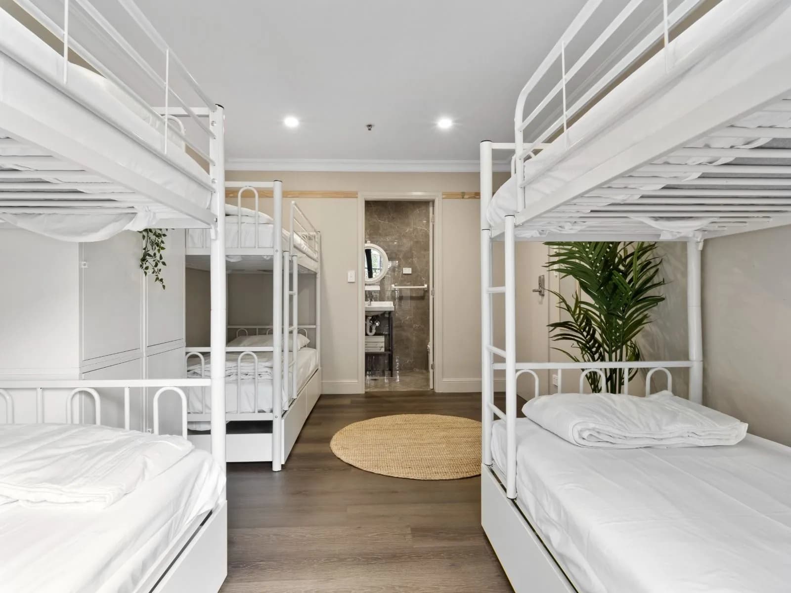 Azzurro Pod Hotel — Surry Hills