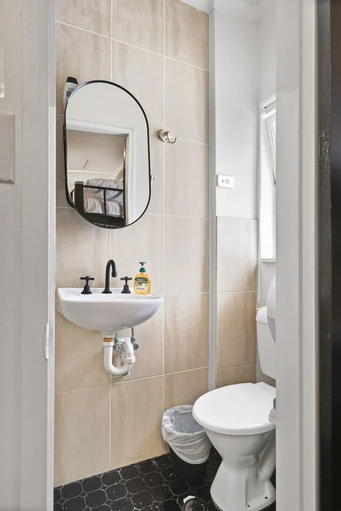 Private Room with Ensuite Bathroom (4 People Max) - Photo 1