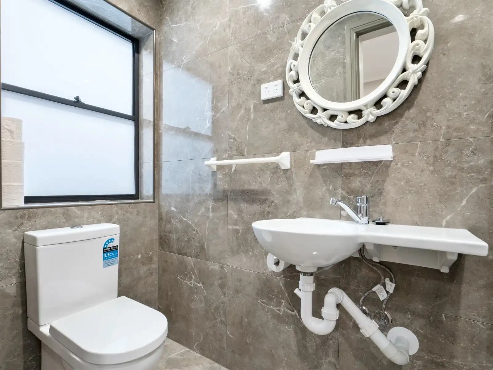 Azzurro shared bathroom thumbnail