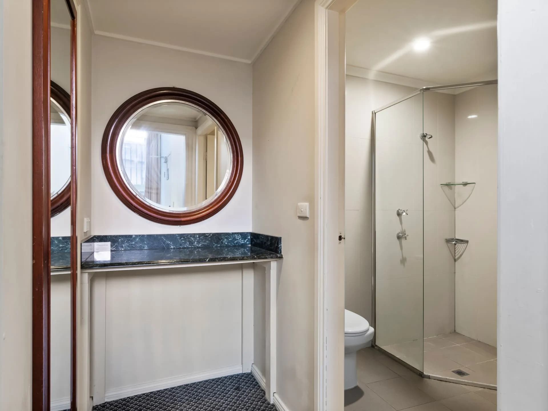 Private Room – Ensuite (4 People Max) - Photo 1