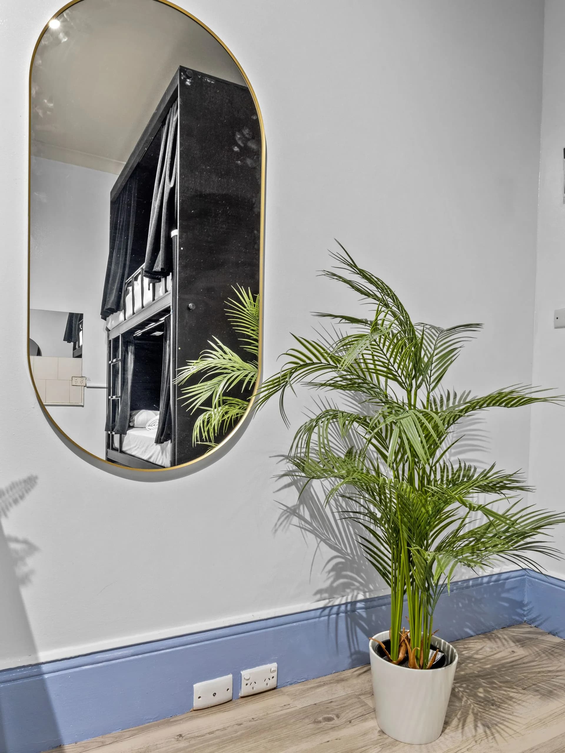 Private Room Shared Bathroom (4 People Max) - Photo 3