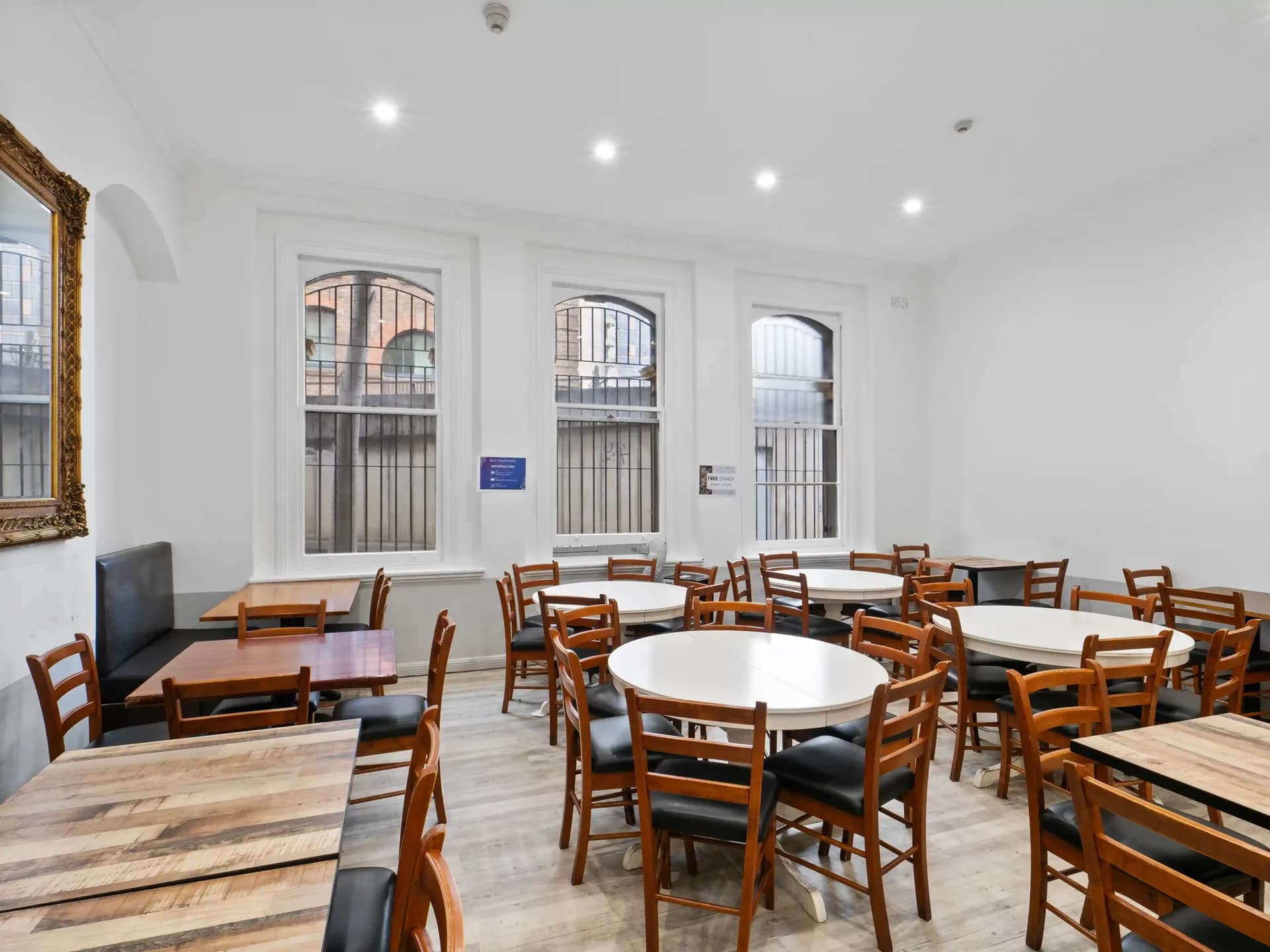 Azzurro shared dining room thumbnail