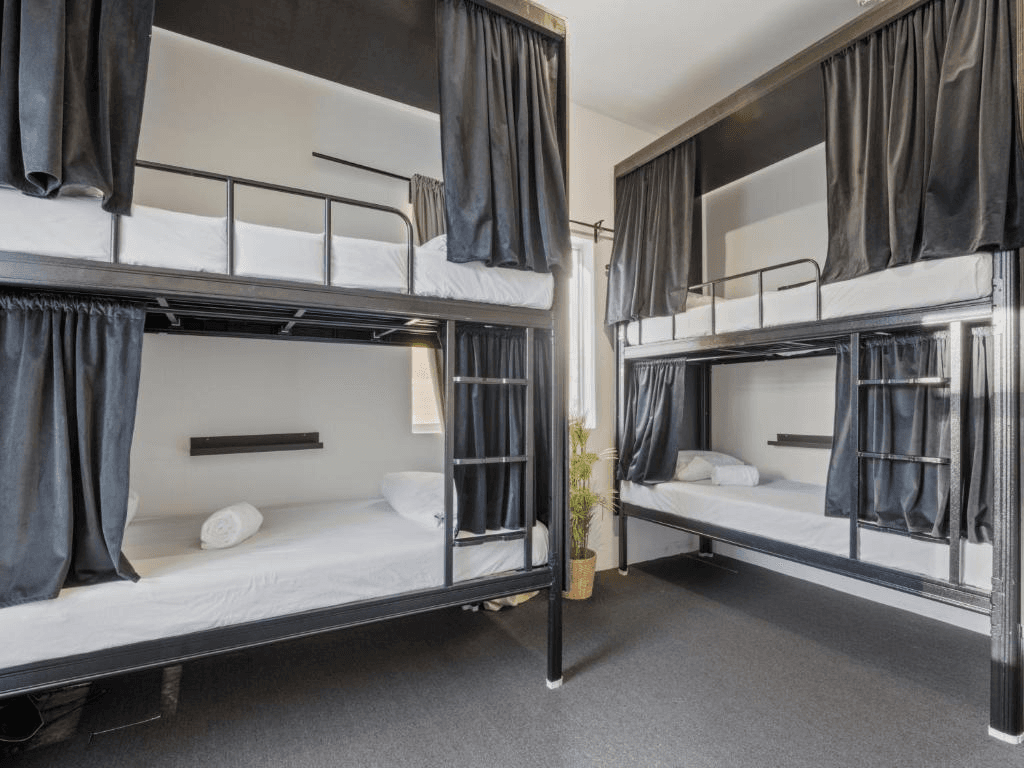 Private Room for 4 people with Harbour View — Photo 1