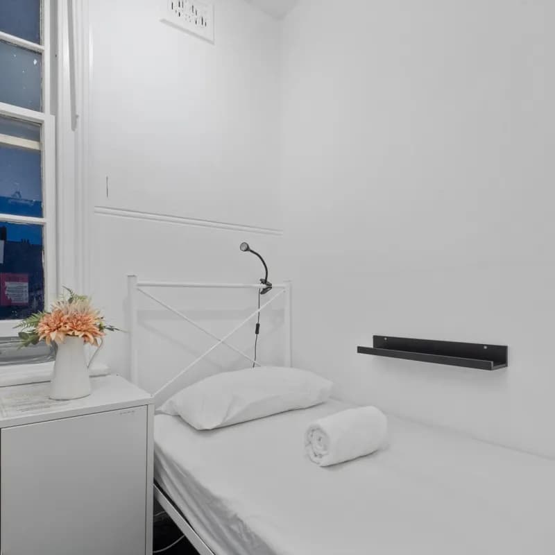 Single Bedroom With Harbour View - Photo 3