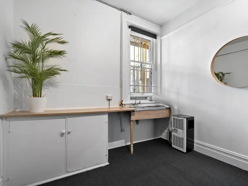 Private Room for 2 Beds Shared Bathroom - Photo 4