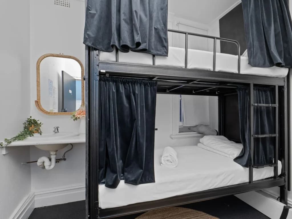 Private Room with Harbour View (2 People Max) - Photo 5