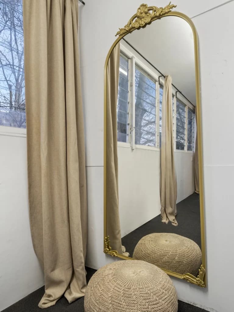 Private Room with Shared Bathroom (6 People Max) - Photo 1