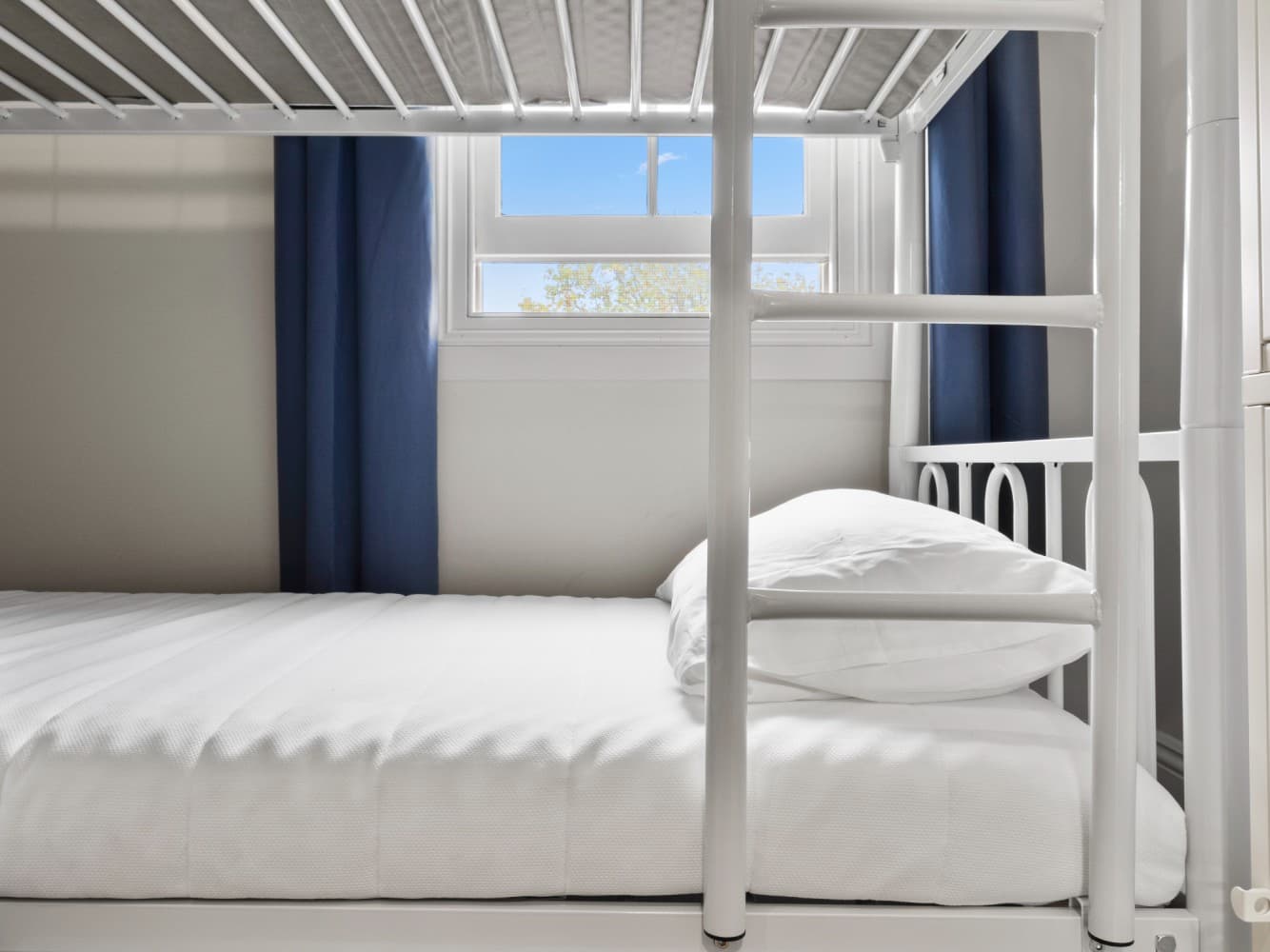 Private Room w/Ensuite Bathroom (4ppl max) — Photo 2