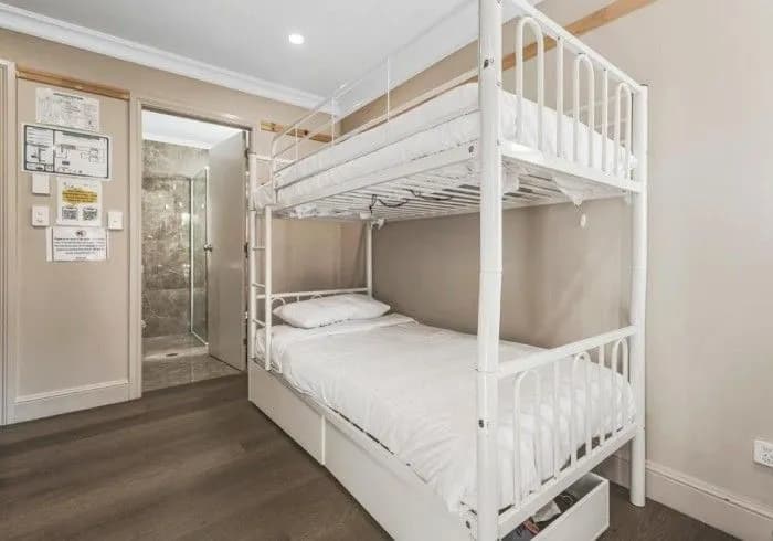 Private Room Female only Ensuite (4 People Max) - Photo 2