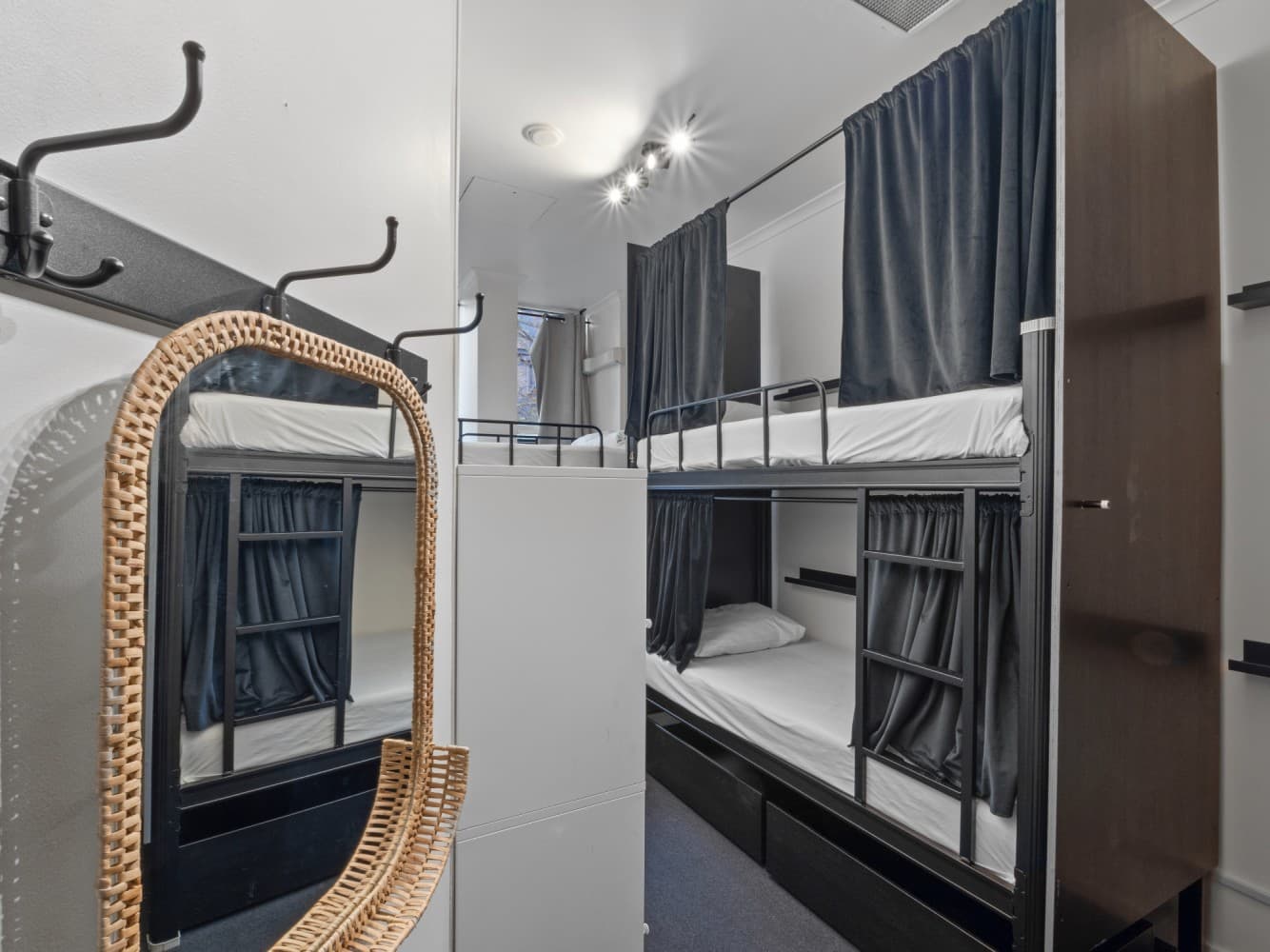 Female only Pod 6 Beds Room-Ensuite room preview