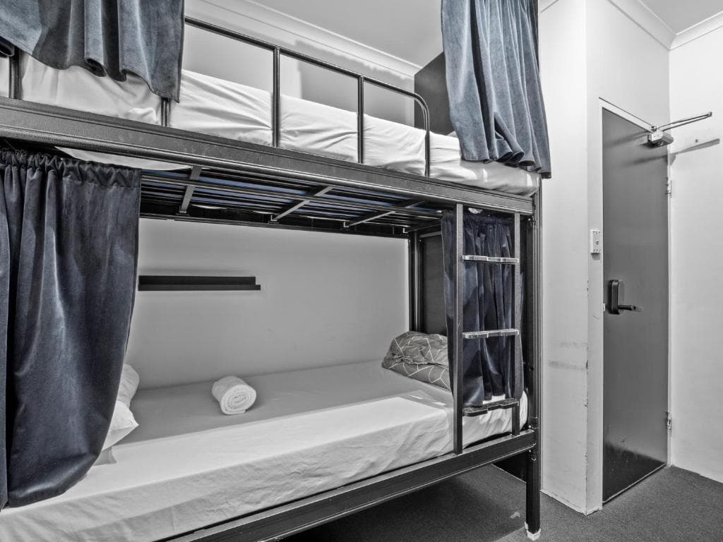 Private Room for 4 people (Ensuite Bathroom) room preview