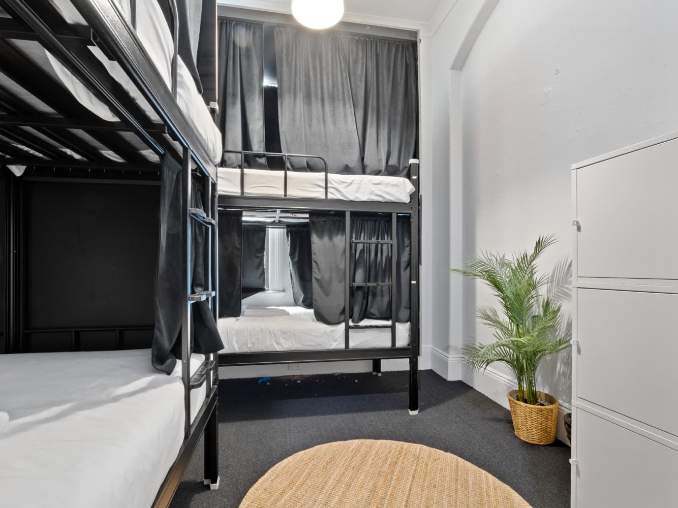 Mixed POD En-suite Bathroom- 4 people Bedroom room preview
